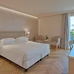 Hotel Paradiso