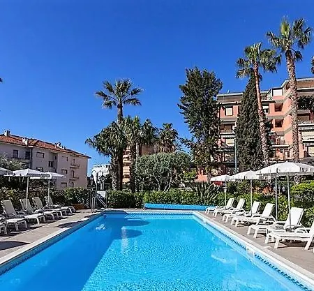 Paradiso 4*