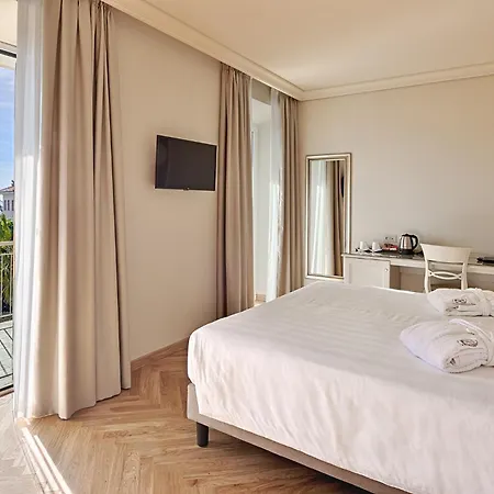 Paradiso 4*