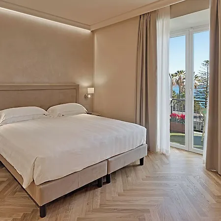 Paradiso מלון 4*