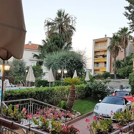 מלון Paradiso 4*