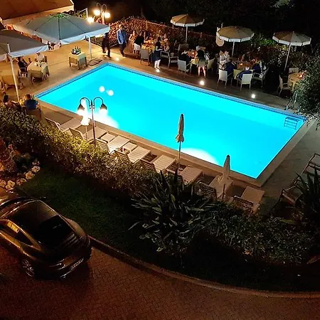Paradiso מלון 4*