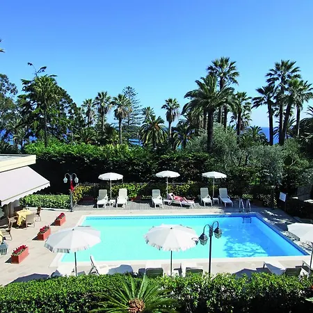 Paradiso Hotel 4*