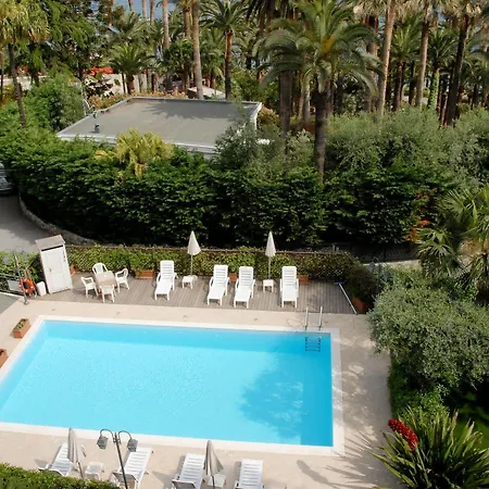 Paradiso 4*