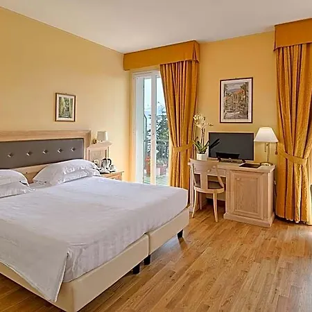 Paradiso Hotel