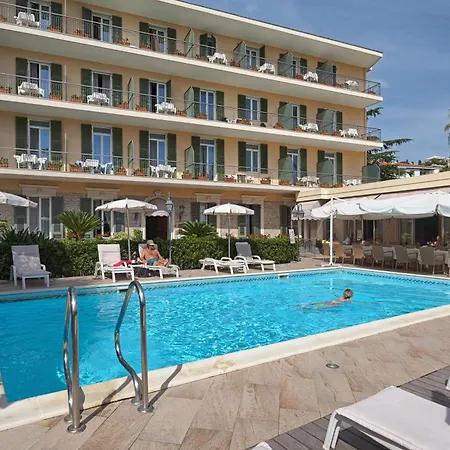 Paradiso Hotel 4*